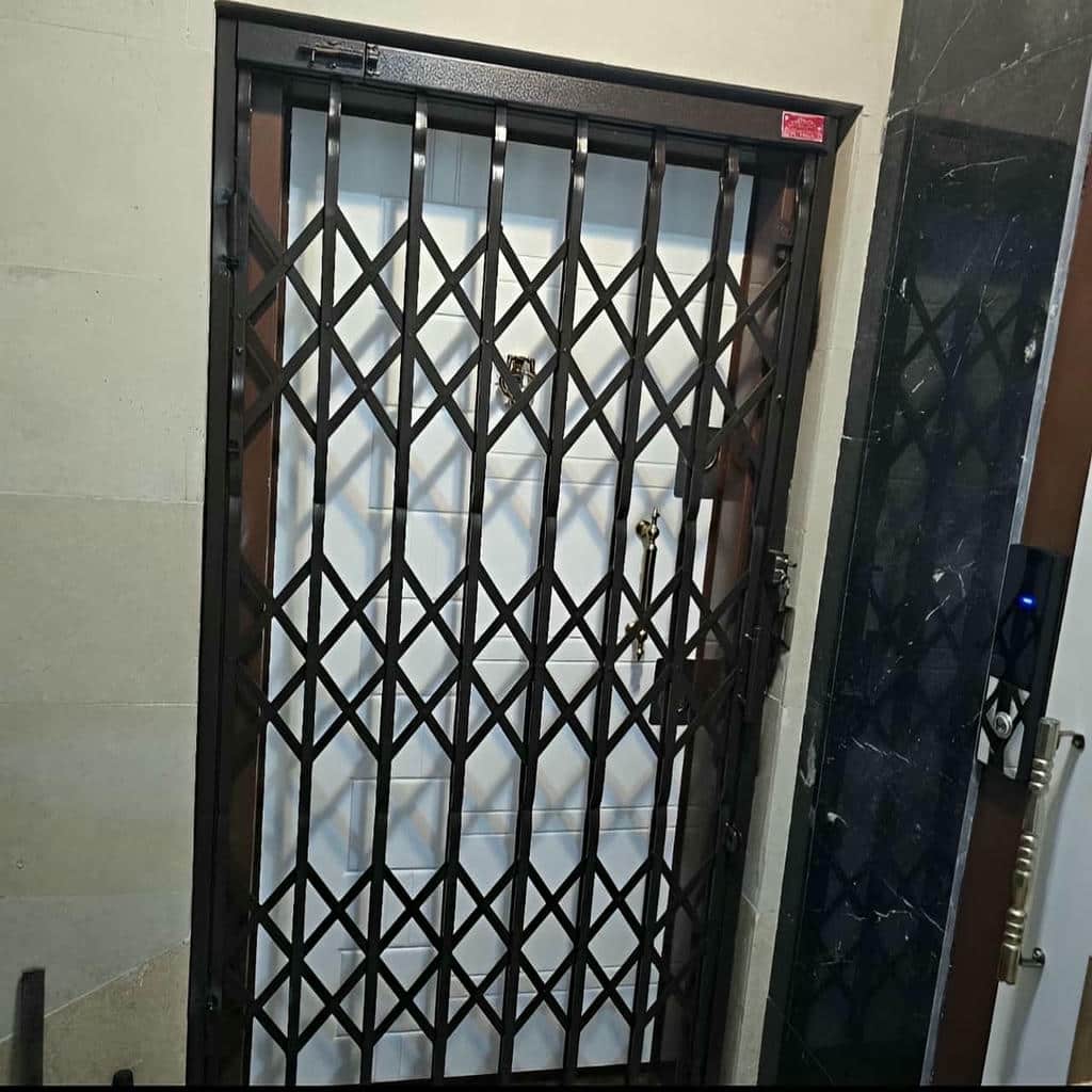 محافظ جمع شونده ورودی بزرگ ساختمان در کرمان