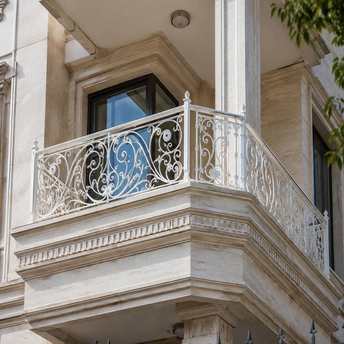 نرده بالکن سفارشی استان هرمزگان با پوشش مقاوم