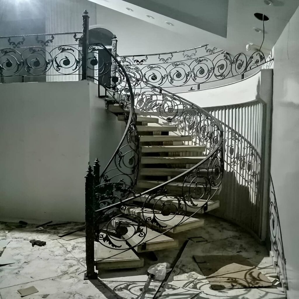 نرده پله سفید برای پروژه مسکونی استان هرمزگان نرده پله سفید برای پروژه مسکونی استان هرمزگان