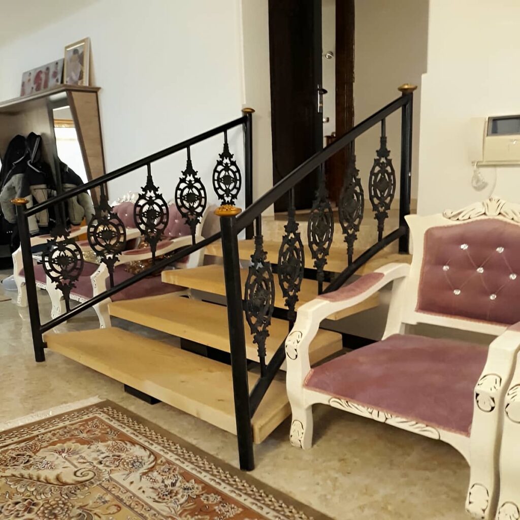 نرده پله مدرن برای پاگرد در استان فارس