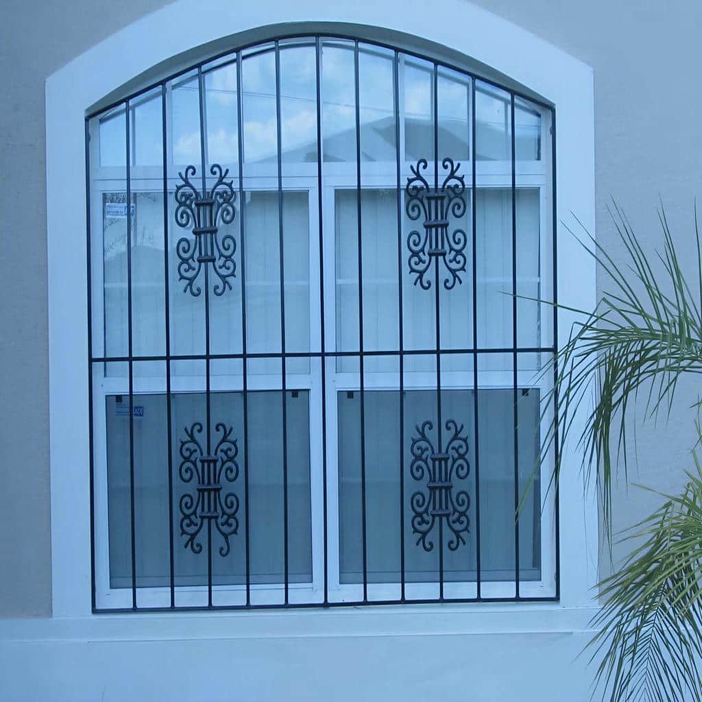 نرده پنجره باریک متناسب با قاب سفید