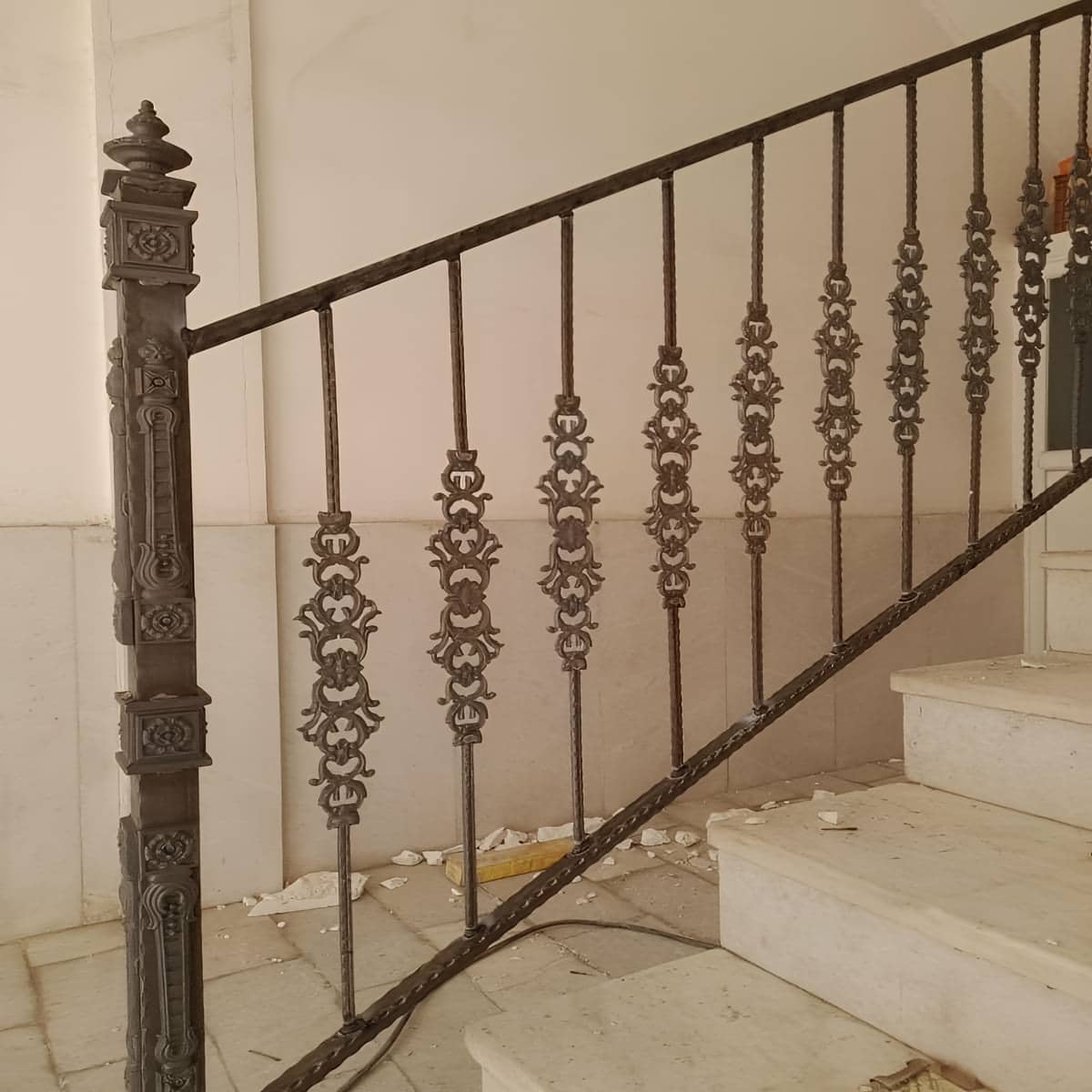 مرکز فروش و سفارش اختصاصی نرده راه پله در استان همدان